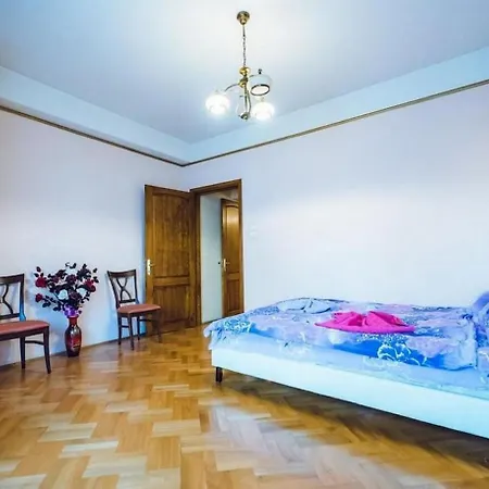 Apartamento Old Town 3 Bedrooms Big Apt Bucarest